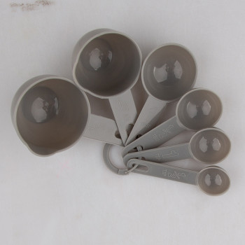 KUBEK Z MIARKĄ + ZESTAW 6 MIAREK (ALTOMDESIGN)