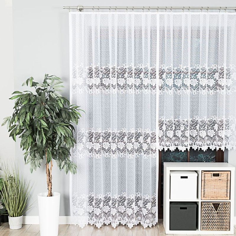 Firanka żakardowa Demetria gotowa na prosto 200x250cm kolor 001 biały EAN: 5907693217379 Firanka żakardowa Demetria gotowa na prosto 200x250cm kolor 001 biały EAN: 5907693217379