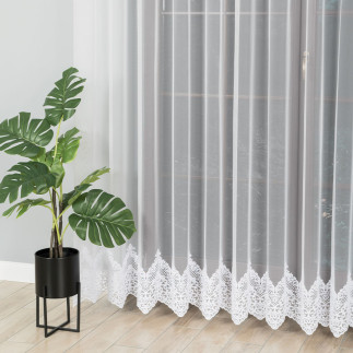Firanka haftowana ze wzorem na samym dole, wysokość 280cm, kolor 001 biały