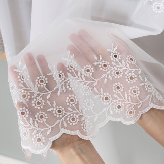 Firanka haftowana ze wzorem pasowym, wysokość 160cm, kolor 001 biały