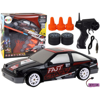 Autko sportowe zdalnie sterowane r/c 1:24 czarne wymienne koła