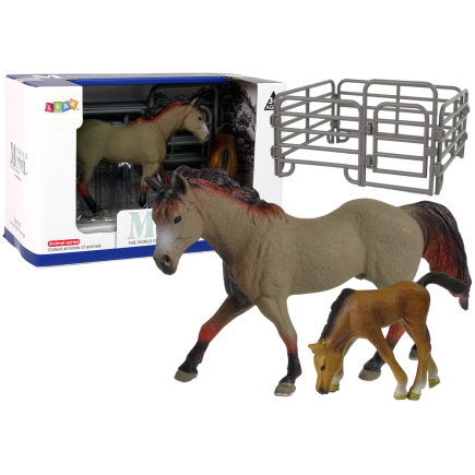 Zestaw 2 figurek konie zagroda figurka koń rasy capricorn