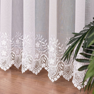 Firanka z aplikacją ze wzorem pasowym na markizecie, wysokość 280cm, kolor 001 biały