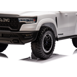 Auto na akumulator zb618 dodge ram biały