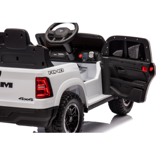 Auto na akumulator zb618 dodge ram biały
