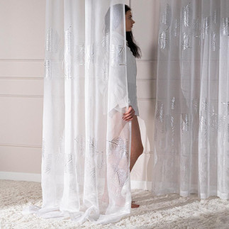 Marietta firana gotowa na przelotkach, szerokość 140cm x wysokość 250cm, kolor 001 biały ze srebrnym zdobieniem