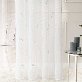 Kokardka firana gotowa na etaminie, haftowana, na srebrnych przelotkach, z ołowianką, szerokość 140 x wysokość 250cm, kolor 001 