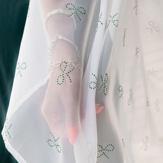 Ribbon firana gotowa na woalu w diamentowe kokardki, na srebrnych przelotkach, z ołowianką, szerokość 140 x wysokość 250cm, kolo